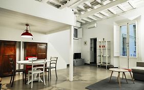 Stylish Roman Loft In Monti Area, Near Colosseum